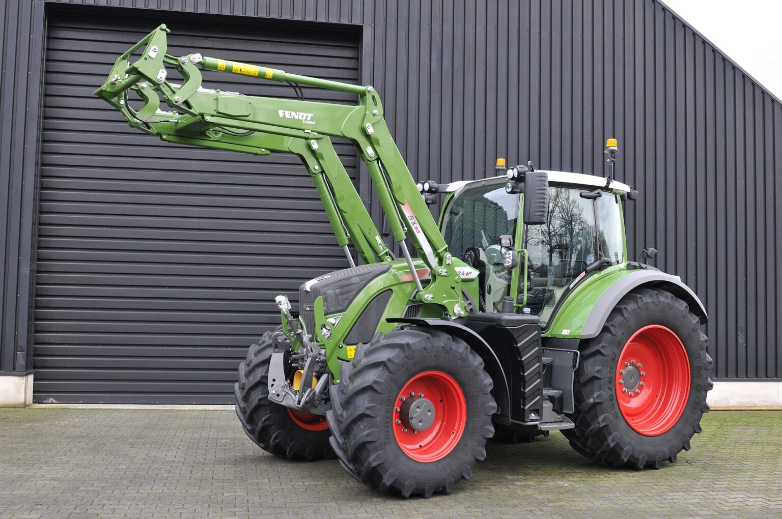 fendt-724-vario-2-hoftijzer