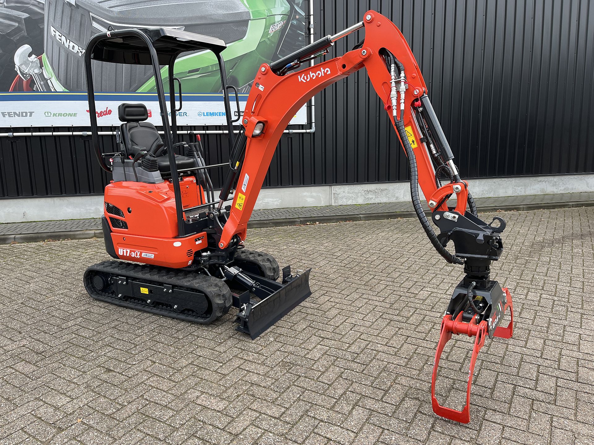 Kubota U17-3